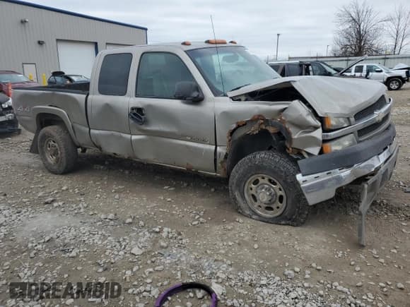 ✅ 2003 Chevrolet Silverado 2500HD LS • VIN: 1GCHK29U43E104044 • Lot: 84215684. Wystawiony na Copart z przebiegiem Nie podano. Bezpłatny archiwum sprzedaży aukcyjnych z USA i szczegółowy raport historii pojazdu na DreamBid. Zdjęcie 4.