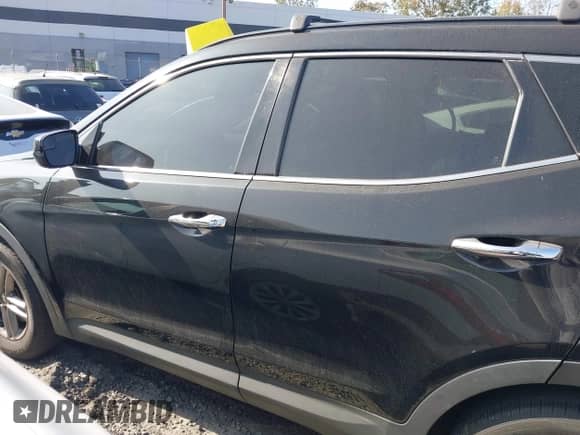 2017 Hyundai Santa Fe 2.4L z VIN 5NMZU3LBXHH012582, wystawiony jako IAAI lot #43513858 z przebiegiem 139 498 mil mil oraz . Historia ofert i sprzedaży dostępna na DreamBid. Obrazek 15.