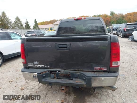 ✅ 2010 GMC Sierra 1500 SLT • VIN: 3GTRKWE30AG213387 • Lot: 43619504. Listed on IAAI with 221,563 mi. Free auction sales archive from the USA and detailed vehicle history report at DreamBid. Image 16.