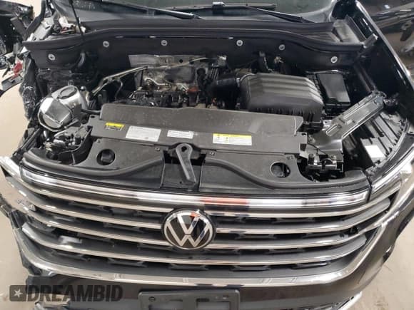 ✅ 2025 Volkswagen Atlas SE • VIN: 1V2KR2CA9SC510121 • Lot: 86285825. Listed on Copart with 891 mi. Free auction sales archive from the USA and detailed vehicle history report at DreamBid. Image 12.