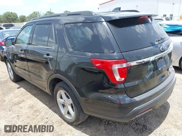 ✅ 2018 Ford Explorer • VIN: 1FM5K7B85JGB55613 • Lot: 42537143. Wystawiony na IAAI z przebiegiem 251 972 mil. Bezpłatny archiwum sprzedaży aukcyjnych z USA i szczegółowy raport historii pojazdu na DreamBid. Zdjęcie 3.
