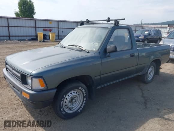 ✅ 1992 Toyota Pickup • VIN: JT4RN81A0N0091342 • Lot: 42886313. Wystawiony na IAAI z przebiegiem 118 836 mil. Bezpłatny archiwum sprzedaży aukcyjnych z USA i szczegółowy raport historii pojazdu na DreamBid. Zdjęcie 2.