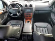 ✅ 2006 Mercedes-Benz M 350 • VIN: 4JGBB86E26A074541 • Lot: 90398655. Wystawiony na Copart z przebiegiem 109 466 mil. Bezpłatny archiwum sprzedaży aukcyjnych z USA i szczegółowy raport historii pojazdu na DreamBid. Zdjęcie 8.