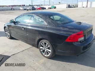 ✅ 2011 Volvo C70 • VIN: YV1672MC6BJ108927 • Lot: 43517736. Wystawiony na IAAI z przebiegiem 183 156 mil. Bezpłatny archiwum sprzedaży aukcyjnych z USA i szczegółowy raport historii pojazdu na DreamBid. Zdjęcie 3.