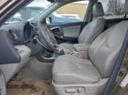 ✅ 2010 Toyota RAV4 Limited • VIN: 2T3YF4DV2AW019631 • Лот: 95033625. Опубликован ранее на Copart с пробегом 216 073 миль. Бесплатный доступ к архиву аукционных продаж из США и подробный отчёт об истории автомобиля на DreamBid. Изображение 7.