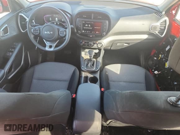 ✅ 2025 Kia Soul LX • VIN: KNDJ23AU5S7265914 • Lot: 82533945. Wystawiony na Copart z przebiegiem 11 002 mil. Bezpłatny archiwum sprzedaży aukcyjnych z USA i szczegółowy raport historii pojazdu na DreamBid. Zdjęcie 8.