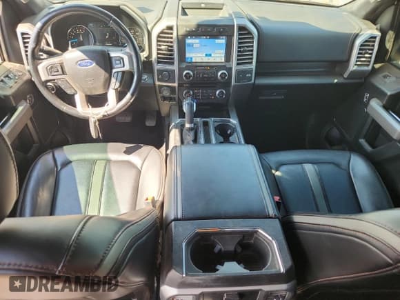 ✅ 2018 Ford F-150 Platinum • VIN: 1FTFW1EG4JFB85916 • Lot: 85382005. Wystawiony na Copart z przebiegiem 115 809 mil. Bezpłatny archiwum sprzedaży aukcyjnych z USA i szczegółowy raport historii pojazdu na DreamBid. Zdjęcie 8.