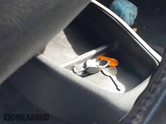 2004 Chevrolet Blazer Fleet z VIN 1GNCS13X54K143744, wystawiony jako IAAI lot #41904015 z przebiegiem Nie podano mil oraz . Historia ofert i sprzedaży dostępna na DreamBid. Obrazek 11.