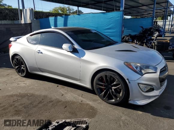 ✅ 2015 Hyundai Genesis Coupe R-Spec • VIN: KMHHU6KJ3FU127595 • Lot: 90649855. Listed on Copart with 88,459 mi. Free auction sales archive from the USA and detailed vehicle history report at DreamBid. Image 4.
