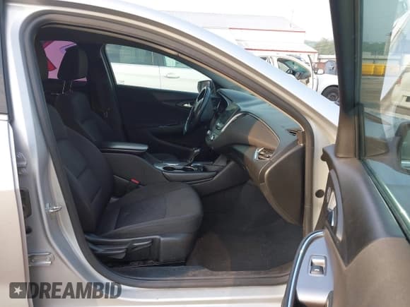 ✅ 2018 Chevrolet Malibu LT • VIN: 1G1ZD5ST2JF230694 • Lot: 42870542. Listed on IAAI with 203,198 mi. Free auction sales archive from the USA and detailed vehicle history report at DreamBid. Image 5.