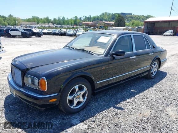 ✅ 1999 Bentley Arnage • VIN: SCBLB51E1XCX01401 • Lot: 42133144. Wystawiony na IAAI z przebiegiem 29 699 mil. Bezpłatny archiwum sprzedaży aukcyjnych z USA i szczegółowy raport historii pojazdu na DreamBid. Zdjęcie 17.