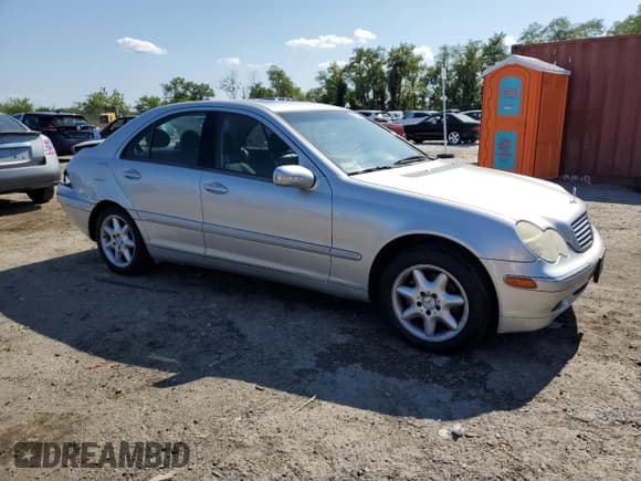 ✅ 2002 Mercedes-Benz C 230/260/280/320 • VIN: WDBRF61J82F183288 • Lot: 80257455. Wystawiony na Copart z przebiegiem 189 543 mil. Bezpłatny archiwum sprzedaży aukcyjnych z USA i szczegółowy raport historii pojazdu na DreamBid. Zdjęcie 4.