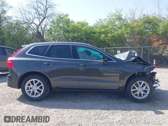 ✅ 2020 Volvo XC60 Momentum • VIN: YV4102RK9L1511710 • Lot: 42074621. Listed on IAAI with 29,960 mi. Free auction sales archive from the USA and detailed vehicle history report at DreamBid. Image 12.