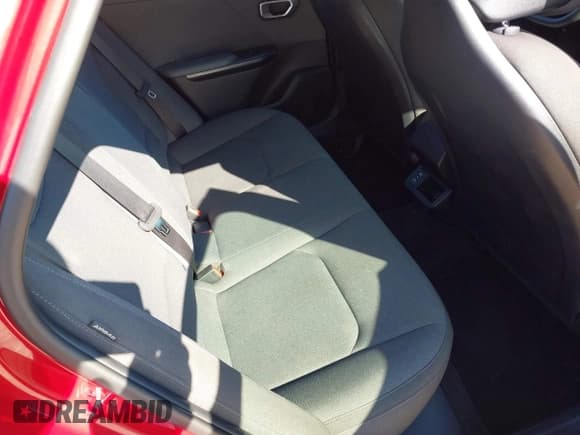 ✅ 2025 Kia K4 LXS • VIN: 3KPFT4DE2SE033770 • Lot: 43862091. Wystawiony na IAAI z przebiegiem 20 895 mil. Bezpłatny archiwum sprzedaży aukcyjnych z USA i szczegółowy raport historii pojazdu na DreamBid. Zdjęcie 8.