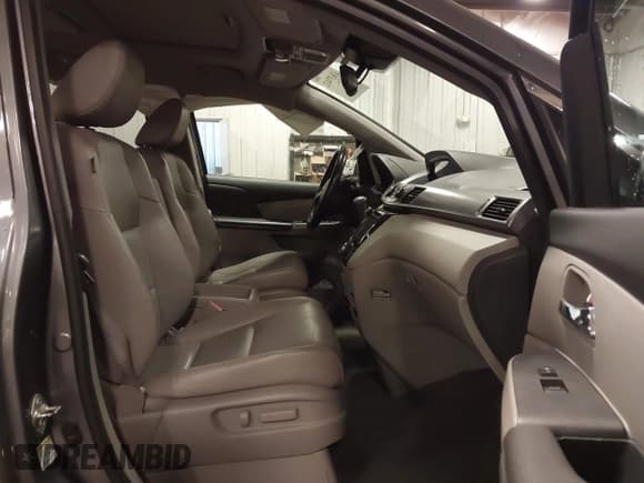 ✅ 2014 Honda Odyssey EX-L • VIN: 5FNRL5H60EB034923 • Lot: 43637432. Wystawiony na IAAI z przebiegiem 148 620 mil. Bezpłatny archiwum sprzedaży aukcyjnych z USA i szczegółowy raport historii pojazdu na DreamBid. Zdjęcie 5.