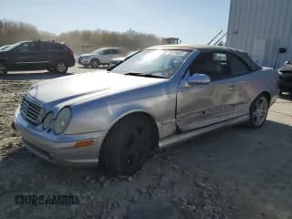 ✅ 2003 Mercedes-Benz CLK 430 • VIN: WDBLK70G13T133977 • Лот: 52279065. Опубликован ранее на Copart с пробегом 130 459 миль. Бесплатный доступ к архиву аукционных продаж из США и подробный отчёт об истории автомобиля на DreamBid. Изображение 1.