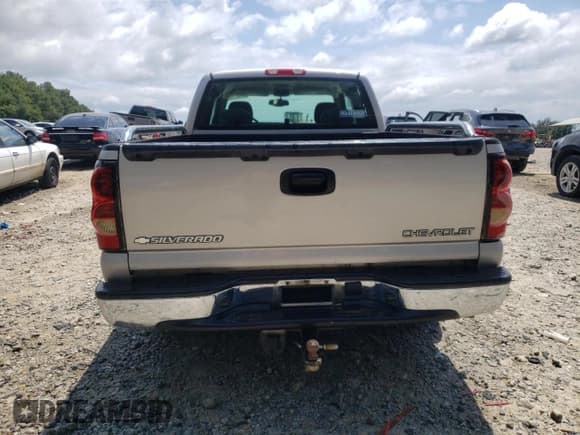 ✅ 2004 Chevrolet Silverado 1500 LS • VIN: 2GCEC19V941138194 • Lot: 67627705. Wystawiony na Copart z przebiegiem 156 592 mil. Bezpłatny archiwum sprzedaży aukcyjnych z USA i szczegółowy raport historii pojazdu na DreamBid. Zdjęcie 6.