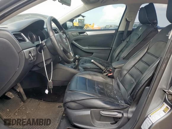 ✅ 2012 Volkswagen Jetta TDI • VIN: 3VW3L7AJ6CM067415 • Лот: 70890395. Опубликован ранее на Copart с пробегом 125 410 миль. Бесплатный доступ к архиву аукционных продаж из США и подробный отчёт об истории автомобиля на DreamBid. Изображение 7.