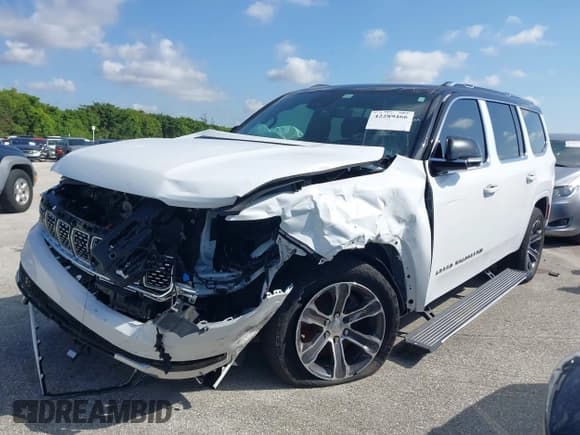 ✅ 2023 Jeep Grand Wagoneer • VIN: 1C4SJVEJ7PS570435 • Лот: 42289466. Опубликован ранее на IAAI с пробегом Не указан. Бесплатный доступ к архиву аукционных продаж из США и подробный отчёт об истории автомобиля на DreamBid. Изображение 21.