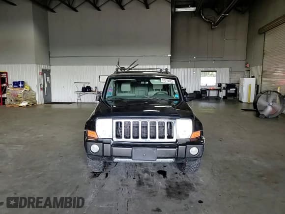 ✅ 2006 Jeep Commander Limited • VIN: 1J8HG58296C143451 • Lot: 81015025. Wystawiony na Copart z przebiegiem 167 932 mil. Bezpłatny archiwum sprzedaży aukcyjnych z USA i szczegółowy raport historii pojazdu na DreamBid. Zdjęcie 14.