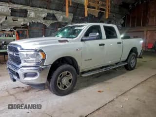 ✅ 2021 Ram 2500 Tradesman • VIN: 3C6UR5CJ9MG639463 • Lot: 93598985. Wystawiony na Copart z przebiegiem 113 277 mil. Bezpłatny archiwum sprzedaży aukcyjnych z USA i szczegółowy raport historii pojazdu na DreamBid. Zdjęcie 1.