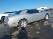 ✅ 2012 Dodge Challenger SXT • VIN: 2C3CDYAG2CH170439 • Lot: 41745368. Wystawiony na IAAI z przebiegiem 131 719 mil. Bezpłatny archiwum sprzedaży aukcyjnych z USA i szczegółowy raport historii pojazdu na DreamBid. Zdjęcie 4.
