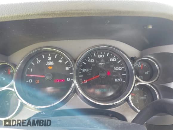 ✅ 2012 Chevrolet Silverado 2500HD Work Truck • VIN: 1GB0CVCG6CF190406 • Lot: 43661604. Wystawiony na IAAI z przebiegiem 162 753 mil. Bezpłatny archiwum sprzedaży aukcyjnych z USA i szczegółowy raport historii pojazdu na DreamBid. Zdjęcie 7.