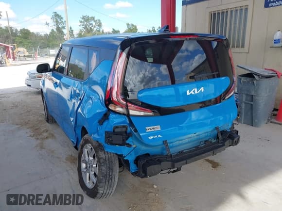 ✅ 2025 Kia Soul LX • VIN: KNDJ23AU4S7246240 • Lot: 41191905. Listed on IAAI with 3,918 mi. Free auction sales archive from the USA and detailed vehicle history report at DreamBid. Image 3.