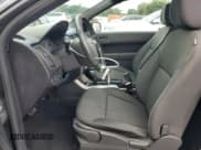 ✅ 2010 Ford Focus SE • VIN: 1FAHP3CN4AW144744 • Lot: 83990085. Wystawiony na Copart z przebiegiem 96 839 mil. Bezpłatny archiwum sprzedaży aukcyjnych z USA i szczegółowy raport historii pojazdu na DreamBid. Zdjęcie 7.