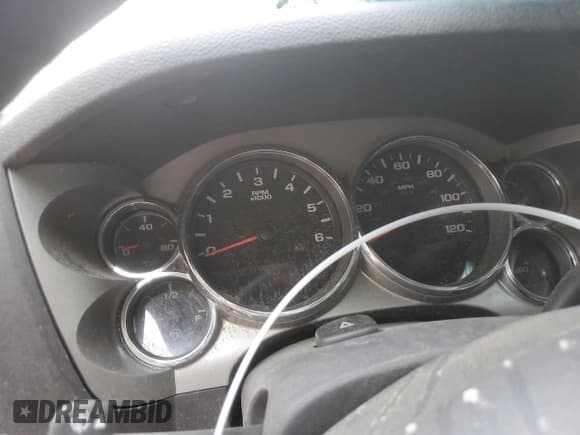 ✅ 2013 Chevrolet Silverado 1500 • VIN: 1GCNKSEA3DZ151591 • Lot: 61342625. Wystawiony na Copart z przebiegiem Nie podano. Bezpłatny archiwum sprzedaży aukcyjnych z USA i szczegółowy raport historii pojazdu na DreamBid. Zdjęcie 9.