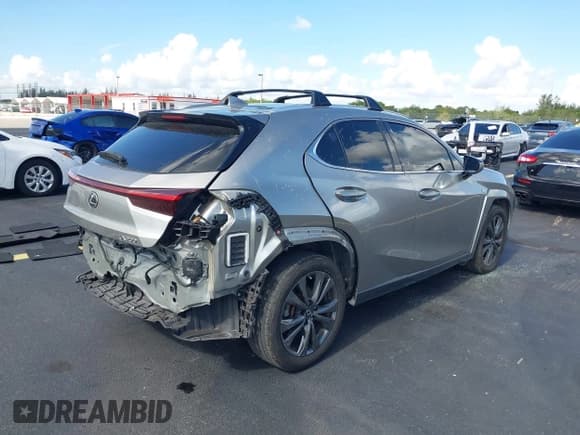 ✅ 2022 Lexus UX 200 F Sport • VIN: JTHE3JBH9N2048306 • Лот: 42516590. Опубликован ранее на IAAI с пробегом 73 139 миль. Бесплатный доступ к архиву аукционных продаж из США и подробный отчёт об истории автомобиля на DreamBid. Изображение 4.