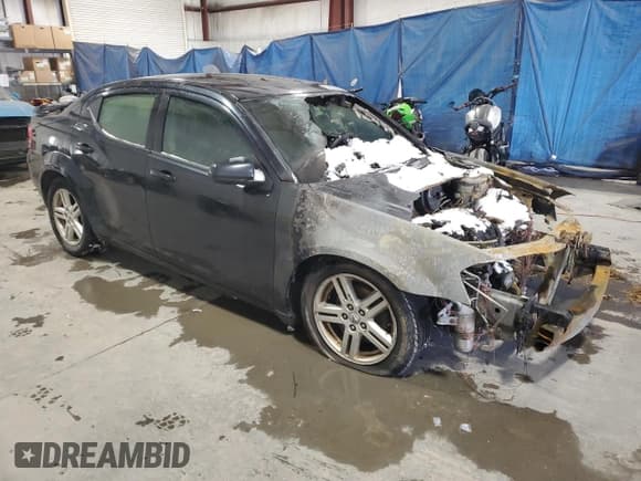 ✅ 2010 Dodge Avenger R/T • VIN: 1B3CC5FB4AN151391 • Лот: 88886235. Опубликован ранее на Copart с пробегом Не указан. Бесплатный доступ к архиву аукционных продаж из США и подробный отчёт об истории автомобиля на DreamBid. Изображение 4.