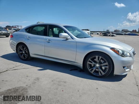 ✅ 2013 Infiniti M • VIN: JN1BY1AP8DM510598 • Lot: 81639825. Wystawiony na Copart z przebiegiem 144 933 mil. Bezpłatny archiwum sprzedaży aukcyjnych z USA i szczegółowy raport historii pojazdu na DreamBid. Zdjęcie 4.