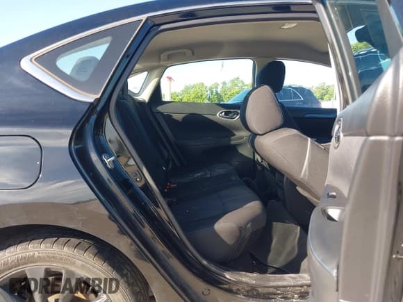 ✅ 2018 Nissan Sentra SV • VIN: 3N1AB7APXJY289059 • Lot: 42580261. Listed on IAAI with 54,574 mi. Free auction sales archive from the USA and detailed vehicle history report at DreamBid. Image 8.