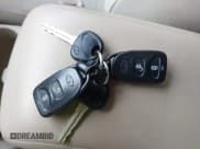 ✅ 2008 Hyundai Santa Fe SE • VIN: 5NMSH73E78H207191 • Lot: 43381109. Wystawiony na IAAI z przebiegiem 143 510 mil. Bezpłatny archiwum sprzedaży aukcyjnych z USA i szczegółowy raport historii pojazdu na DreamBid. Zdjęcie 11.