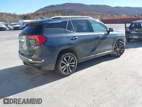 ✅ 2019 GMC Terrain Denali • VIN: 3GKALXEX3KL245766 • Lot: 43607822. Wystawiony na IAAI z przebiegiem 135 073 mil. Bezpłatny archiwum sprzedaży aukcyjnych z USA i szczegółowy raport historii pojazdu na DreamBid. Zdjęcie 4.