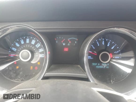 ✅ 2014 Ford Mustang GT • VIN: 1ZVBP8FF7E5334483 • Lot: 92862185. Listed on Copart with 152,454 mi. Free auction sales archive from the USA and detailed vehicle history report at DreamBid. Image 9.