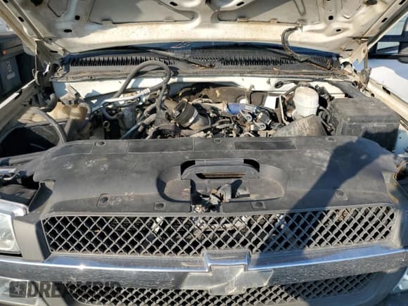 ✅ 2003 Chevrolet Silverado 1500 • VIN: 1GBJC33103F175582 • Lot: 71236915. Wystawiony na Copart z przebiegiem 145 088 mil. Bezpłatny archiwum sprzedaży aukcyjnych z USA i szczegółowy raport historii pojazdu na DreamBid. Zdjęcie 11.