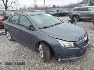 ✅ 2014 Chevrolet Cruze LS • VIN: 1G1PA5SG2E7130923 • Лот: 43783806. Опубликован ранее на IAAI с пробегом 29 323 миль. Бесплатный доступ к архиву аукционных продаж из США и подробный отчёт об истории автомобиля на DreamBid. Изображение 1.