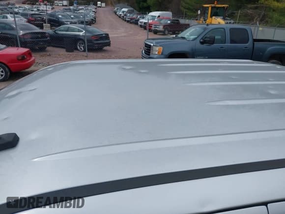 ✅ 2014 Chevrolet Silverado 1500 LT • VIN: 3GCUKREH3EG235137 • Lot: 42134613. Wystawiony na IAAI z przebiegiem 191 347 mil. Bezpłatny archiwum sprzedaży aukcyjnych z USA i szczegółowy raport historii pojazdu na DreamBid. Zdjęcie 18.