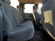 ✅ 2003 Chevrolet Silverado 1500 • VIN: 2GCEC19V631215375 • Лот: 80533994. Опубликован ранее на Copart с пробегом 124 294 миль. Бесплатный доступ к архиву аукционных продаж из США и подробный отчёт об истории автомобиля на DreamBid. Изображение 10.