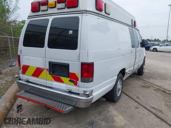 ✅ 2014 Ford Econoline Cargo Commercial • VIN: 1FDSS3EL7EDB14306 • Лот: 41853194. Опубликован ранее на IAAI с пробегом 380 322 миль. Бесплатный доступ к архиву аукционных продаж из США и подробный отчёт об истории автомобиля на DreamBid. Изображение 4.