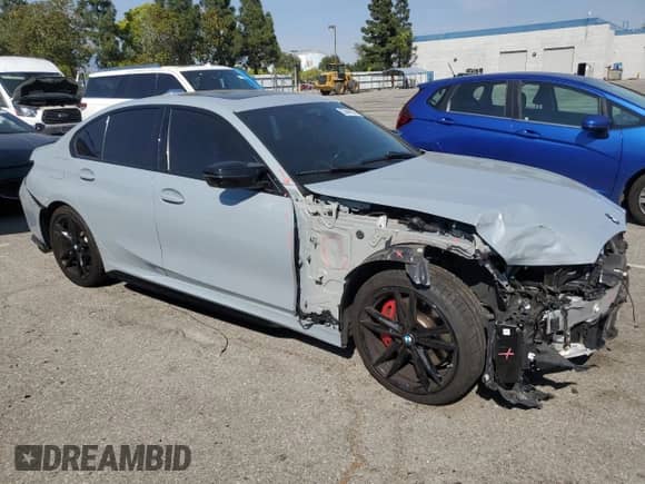 2024 BMW 3 Series M340i z VIN 3MW49FS09R8E18287, wystawiony jako Copart lot #52447675 z przebiegiem 23 331 mil mil oraz Szkoda całkowita • Salvage title. Historia ofert i sprzedaży dostępna na DreamBid. Obrazek 4.