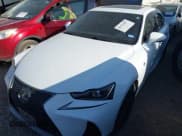 ✅ 2017 Lexus IS 200t • VIN: JTHBA1D28H5056840 • Lot: 42772427. Wystawiony na IAAI z przebiegiem 111 914 mil. Bezpłatny archiwum sprzedaży aukcyjnych z USA i szczegółowy raport historii pojazdu na DreamBid. Zdjęcie 2.