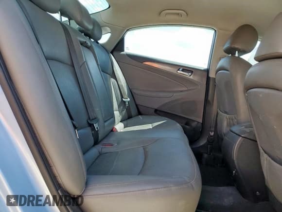 ✅ 2015 Hyundai Sonata • VIN: KMHEC4A45FA125564 • Лот: 80617075. Опубликован ранее на Copart с пробегом 210 974 миль. Бесплатный доступ к архиву аукционных продаж из США и подробный отчёт об истории автомобиля на DreamBid. Изображение 10.