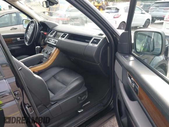 ✅ 2013 Land Rover Range Rover Sport HSE • VIN: SALSF2D47DA802344 • Lot: 43660254. Wystawiony na IAAI z przebiegiem 60 962 mil. Bezpłatny archiwum sprzedaży aukcyjnych z USA i szczegółowy raport historii pojazdu na DreamBid. Zdjęcie 5.