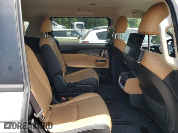 ✅ 2023 Kia Carnival LX • VIN: KNDNB4H35P6210204 • Lot: 55009514. Listed on Copart with 19,702 mi. Free auction sales archive from the USA and detailed vehicle history report at DreamBid. Image 11.