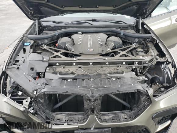 ✅ 2022 BMW X6 M • VIN: 5YMCY0C0XN9L79200 • Lot: 81968175. Wystawiony na Copart z przebiegiem 20 059 mil. Bezpłatny archiwum sprzedaży aukcyjnych z USA i szczegółowy raport historii pojazdu na DreamBid. Zdjęcie 12.