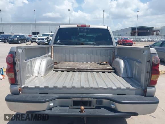 ✅ 2005 Chevrolet Silverado 1500 Work Truck • VIN: 1GCEC14X25Z114160 • Лот: 42547154. Опубликован ранее на IAAI с пробегом Не указан. Бесплатный доступ к архиву аукционных продаж из США и подробный отчёт об истории автомобиля на DreamBid. Изображение 16.