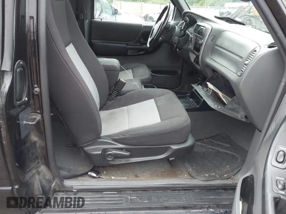 ✅ 2004 Ford Ranger XL Fleet • VIN: 1FTZR45E84PB52615 • Lot: 42361345. Listed on IAAI with 227,799 mi. Free auction sales archive from the USA and detailed vehicle history report at DreamBid. Image 5.